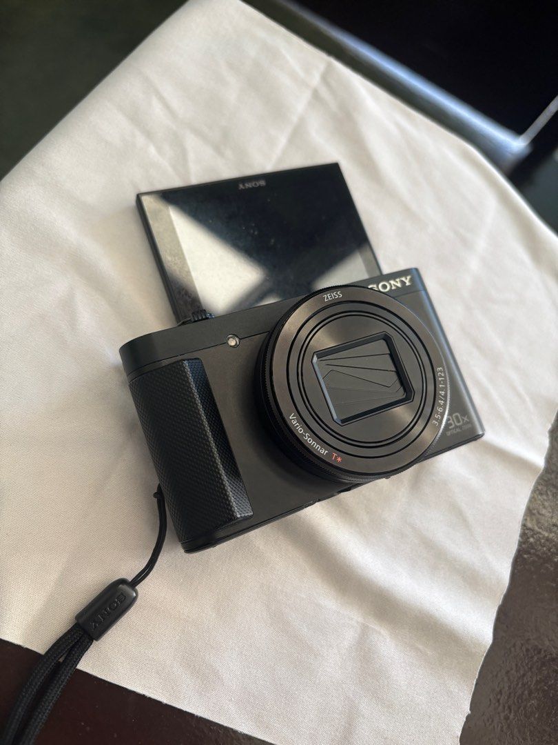 Sony HX90V (Category: Cameras) located in Manila. Submitted by sysharlyn877934 (Listing ID 1354399203, Image 3). Description: NOW AVAILABLE RARE CAM!!! Pm for sample shots!! Unit: Sony HX90V 20k Condition: 10/10 Features: - Pop up flash - Pop up view finder - Flip screen - 18.2 mp - Wireless Transfer - 30x Zoom - Toy cam - Other exciting filters!! Inclusions: - Hard case - Charger - Unit ifself MOD: - Lalamove - LBC - JNT MOP: - Cash - Gcash - Ba