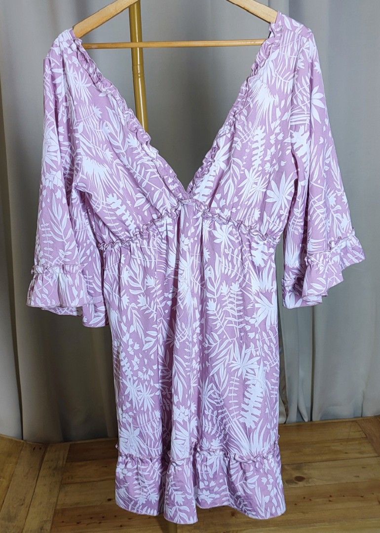 Very Lightweight Cute Summer Dress (Category: Dresses) located in Manila. Submitted by thrifterstyle (Listing ID 1354517034, Image 2). Description: This is thrifted Very Good Condition Width:18.5 Inches Waist:28 Inches Length:35 Inches Fits: Medium Brand:None Code: C2 LAST PRICE POSTED/2 DAYS RESERVATION SURE BUYER ONLY PLEASE _____________________ Thrifted|Good Condition|Shipping Only _____________________ PLS CHECK PHOTOS FOR ANY FLAWS ________
