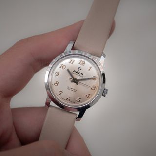 (Category: ) located in . Submitted by myvintagewatch.sg (Listing ID 1354347952, Image 1). Description: .