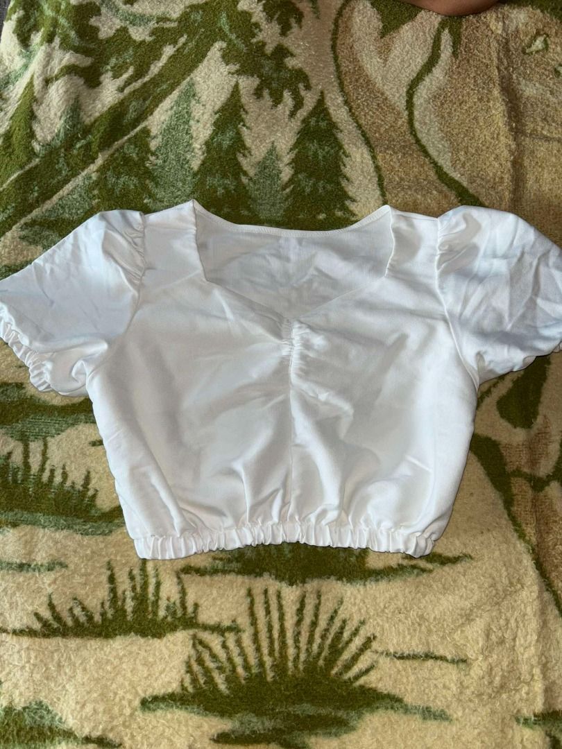 White Sexy Puff Top (Category: Others Tops) located in San Pablo. Submitted by sellrie (Listing ID 1354366992, Image 1). Description: .