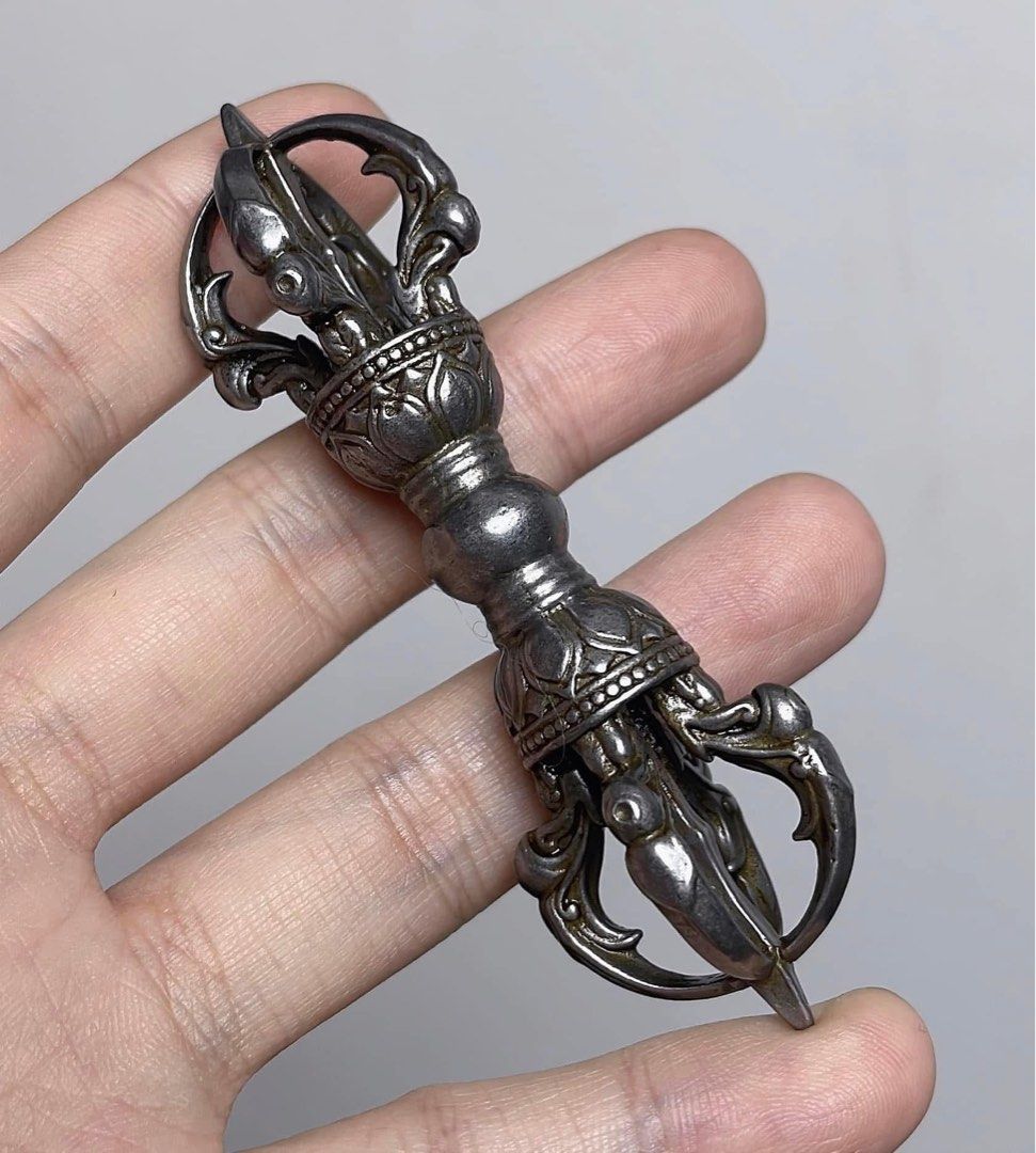 藏傳文物級珍藏西藏老天鐵隕石手工鏨刻敲型大尺寸《五股金剛杵 藏傳文物級珍藏西藏老天鐵隕石手工鏨刻敲型大尺寸《五股金剛杵