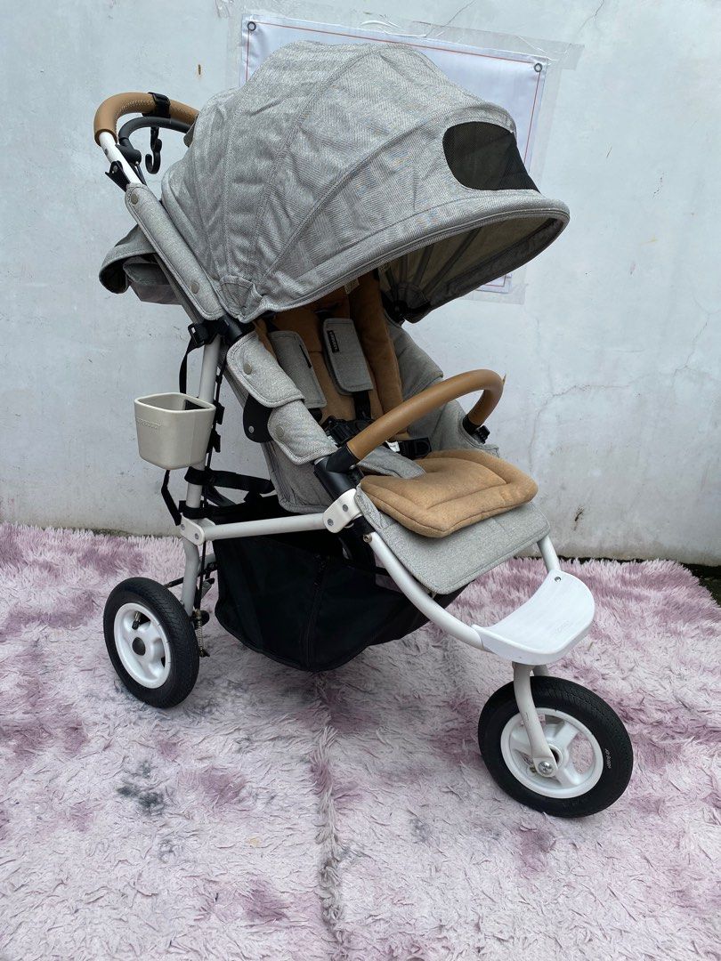 Airbuggy Coco Brake Jogger Stroller with accessories (Category: Strollers) located in Manila. Submitted by avalanchesonlineshopmainacount (Listing ID 1354641351, Image 1). Description: .