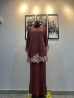 (Category: ) located in . Submitted by nns.wardrobe (Listing ID 1354620044, Image 1). Description: .