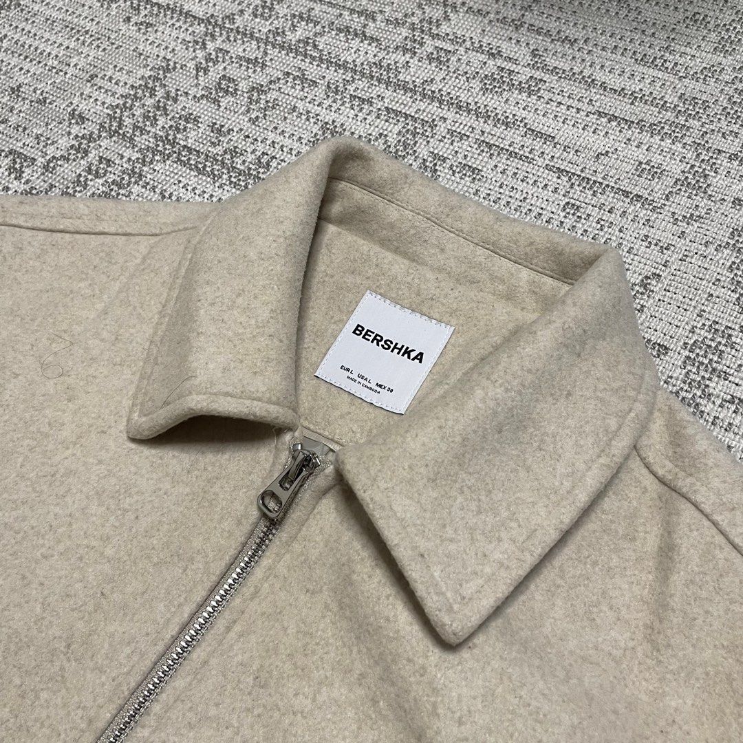 Bershka Boxy Wool Jacket (Category: Coats, Jackets and Outerwear) located in Marikina City. Submitted by icebear0821 (Listing ID 1354647570, Image 3). Description: • wore only once during a taiwan trip length: 18 inch width: 21 inch sleeves length: 22 inch.