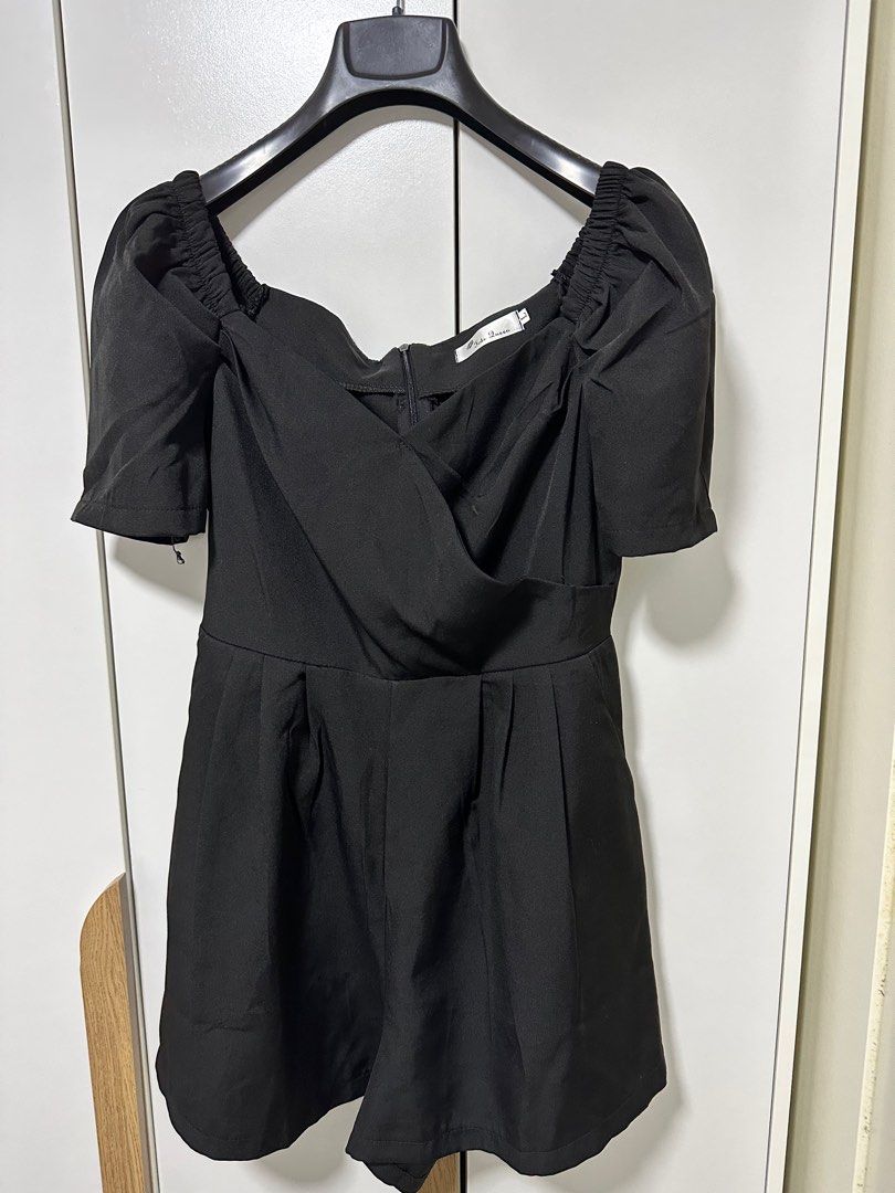 Black Romper (Category: Jumpsuits) located in Singapore. Submitted by 45qpwnqxb836151 (Listing ID 1354677607, Image 1). Description: .