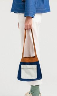 (Category: ) located in . Submitted by rollmywardrobe (Listing ID 1354574176, Image 1). Description: .