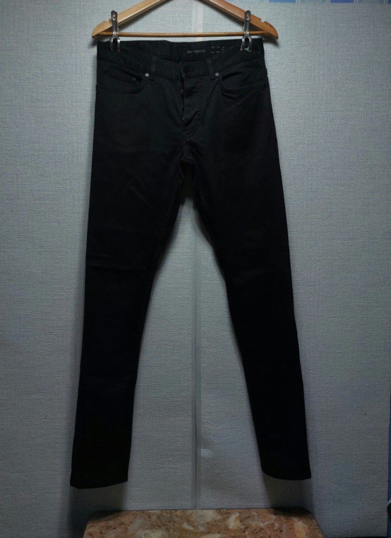 COS black button fly men's denim jeans (Category: Jeans) located in Manila. Submitted by getforstyle (Listing ID 1354628397, Image 2). Description: brand new condition W32 (exactly) good for 28-32 waistline Length 41.5 hem 6 inches inbox me for more details MOP: Gcash, Maya, Bank transfer Courier: JRS express, Lalamove, J&T express.