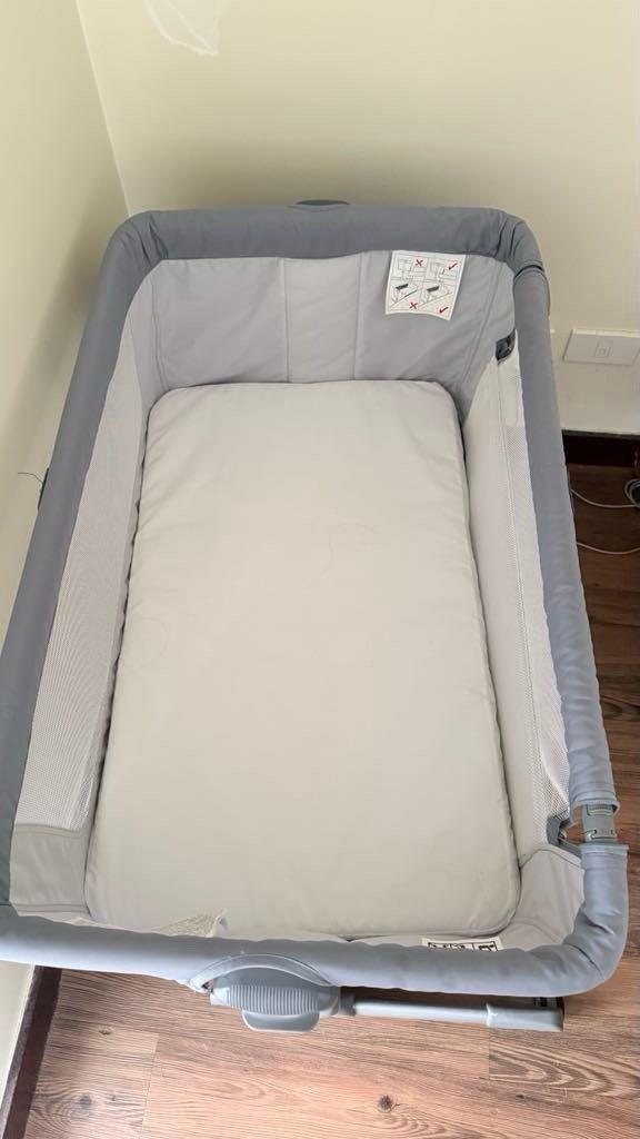 Crib and Swing (Category: Cots & Cribs) located in Manila. Submitted by swift.icecream23 (Listing ID 1354602196, Image 3). Description: Get these two for only 7500 Yes for both na. Used once yung akeeva swing. All good as new. For rush I can give ng 6800 Manila Area.