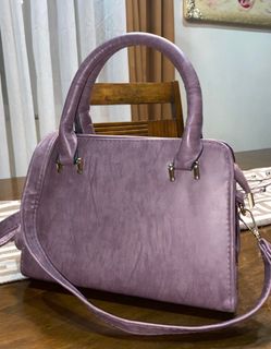 (Category: ) located in . Submitted by ThePrelovedShop (Listing ID 1354633782, Image 1). Description: .
