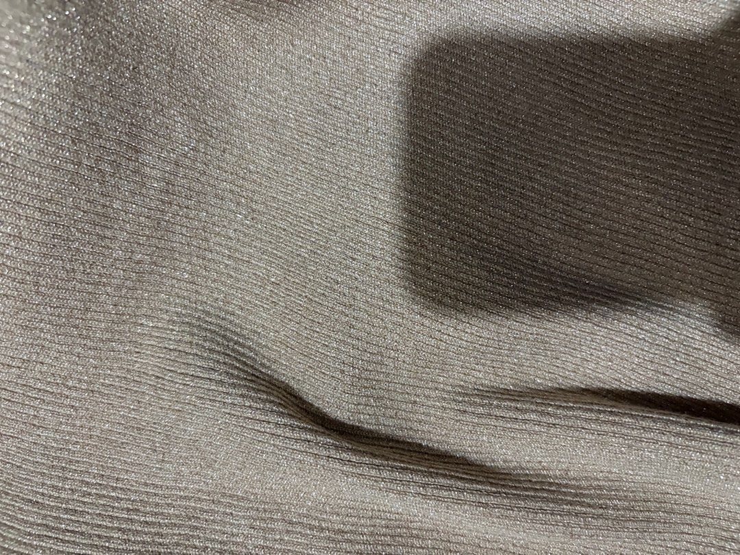 F21 glittery knitted off shoulder top (Category: Longsleeves) located in Manila. Submitted by violoot (Listing ID 1354713747, Image 3). Description: XS-S, best fits S -stretchable fabric and HQ.