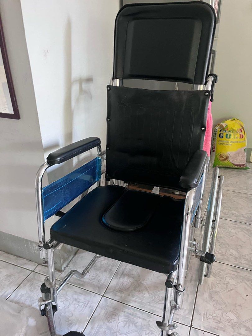 Foldable Reclining Commode Wheelchair Heavy Duty (Category: Wheelchairs) located in Manila. Submitted by cheerupcha (Listing ID 1354547709, Image 2). Description: Description *BRAND: SURE-GUARD *Mug wheels *Variation: reclining wheelchair with commode toilet, reclining wheelchair without commode *Seat width: 46cm or 18 inches *Easy to clean leatherette upholstery *Detachable padded arm rest *Elevating footrest with leg pads to support the legs pa