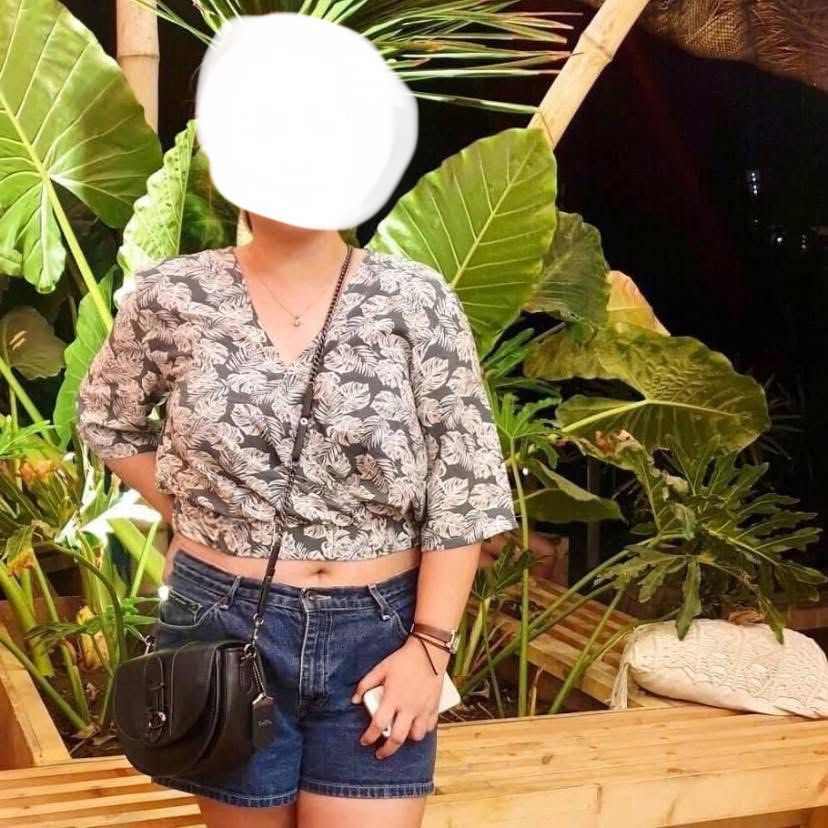 For me crop top (Category: Blouses) located in Pasig City. Submitted by iphel (Listing ID 1354539478, Image 1). Description: .