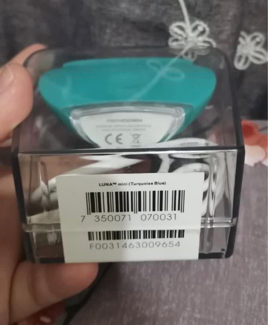 Foreo Luna Mini (Category: Face Care) located in Antipolo. Submitted by mikmik0517 (Listing ID 1354575327, Image 3). Description: Foreo Luna Mini Turquoise Blue 💯 Original with authenticity card With complete accessories, no box + free 1 pc skincare (random) RFS: upgrade, need funds.