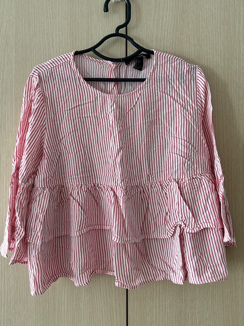 Forever 21 F21 Peplum Top (Category: Blouses) located in Makati City. Submitted by alamode.ph (Listing ID 1354563629, Image 1). Description: Size - Small.