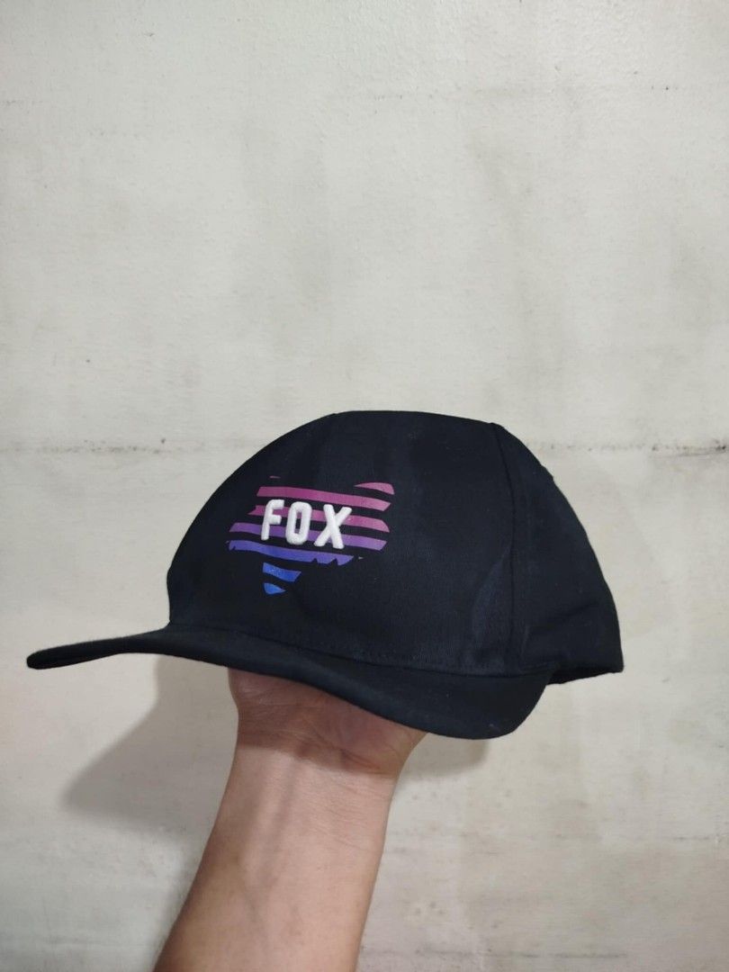 FOX CLOSE CAP (Category: Caps & Hats) located in Nabua. Submitted by supermix5119 (Listing ID 1354606949, Image 2). Description: Fox Close Cap S-M Excellent Condition No Issue 500+Sf.