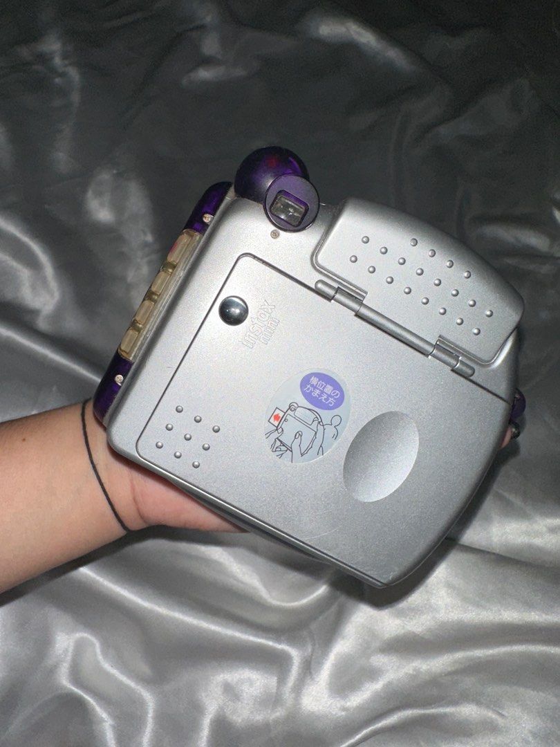 Fuji Instax Mini 20 Cheki (Category: Cameras) located in Quezon City. Submitted by jaijai_ (Listing ID 1354707599, Image 2). Description: From Japan — not really sure if working pa and haven’t tried opening. .