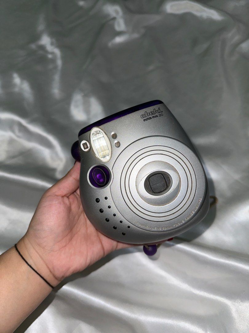 Fuji Instax Mini 20 Cheki (Category: Cameras) located in Quezon City. Submitted by jaijai_ (Listing ID 1354707599, Image 1). Description: From Japan — not really sure if working pa and haven’t tried opening. .