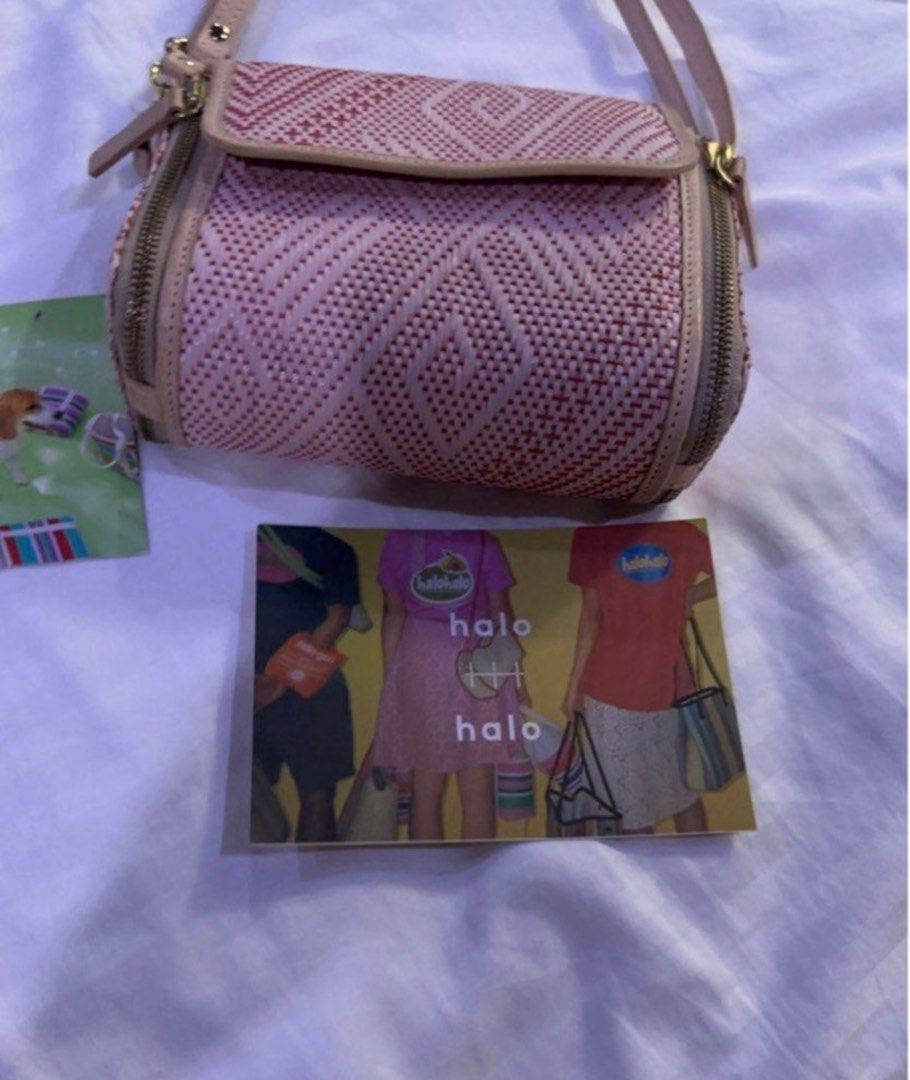 Halohalo Mini bulaklak in Pink/Red (Category: Purses & Pouches) located in Mandaluyong City. Submitted by geninishx (Listing ID 1354530786, Image 2). Description: - Halohalo mini bulaklak in pink/red - fits iphone pro max - Got it 6,600 from carousell bnew - adjustable strap - looks like no signs of usage in the inside - no damage in the banig - leather strap easily become yellowish - only used for 5 times - last price posted.
