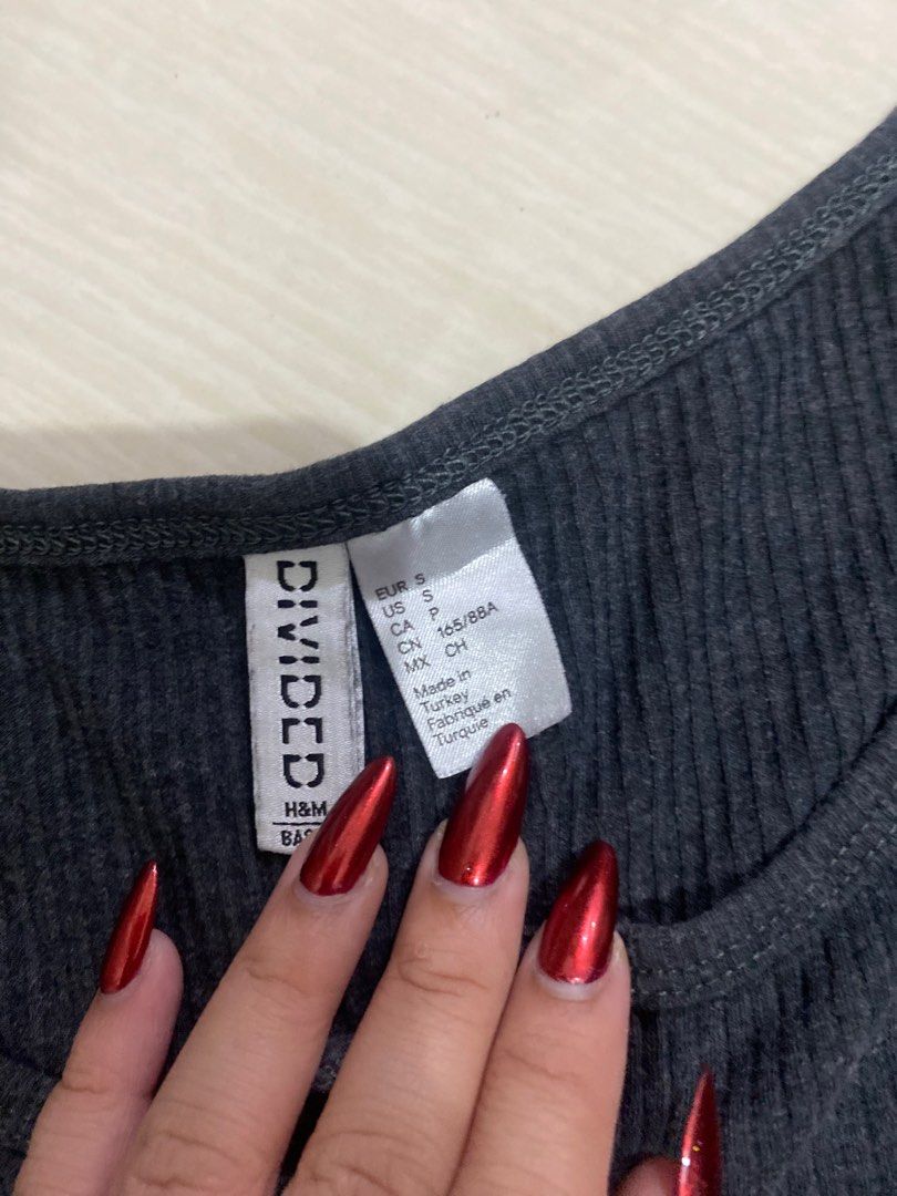 H&M longsleeves ribbed top (Category: Longsleeves) located in Manila. Submitted by ddeclutterwmeeeee (Listing ID 1354522575, Image 2). Description: .