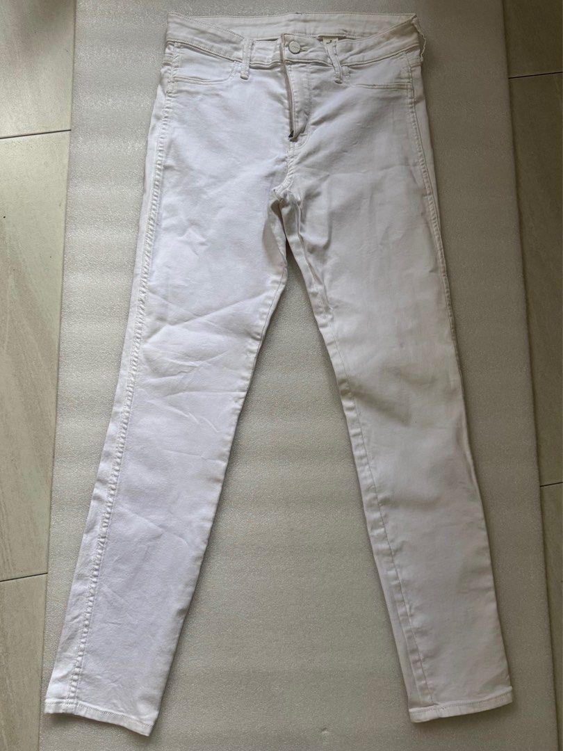 H&M White Skinny Jeans (Category: Jeans) located in Quezon City. Submitted by prebyeee (Listing ID 1354572548, Image 1). Description: Personal preloved Only used once 🤦🏻‍♀️ Skinny jeans Regular waist Ankle length Rfs: decluttering.