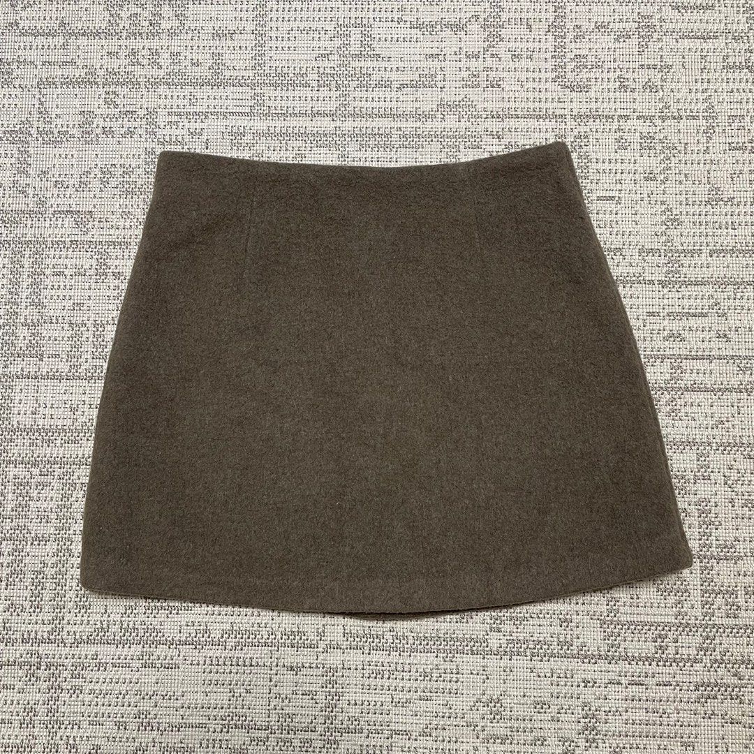 H&M Wrap Mini Skirt (Category: Skirts) located in Marikina City. Submitted by icebear0821 (Listing ID 1354647231, Image 3). Description: • wore only once during a taiwan trip • message me if you want when worn pic .