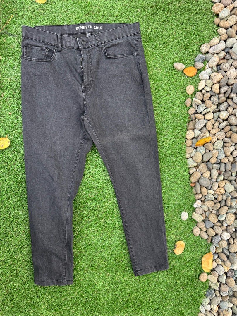 Kenneth Cole Washed Black Tapered Jeans (Category: Jeans) located in Quezon City. Submitted by honalo (Listing ID 1354589710, Image 1). Description: Kenneth cole Tapered Jeans Washed black Fits 33-34.