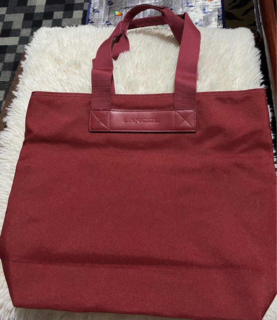 Lancel Shoulder Bag (Category: Luxury Bags & Wallets) located in Bulacan. Submitted by rich2545 (Listing ID 1354629653, Image 1). Description: .