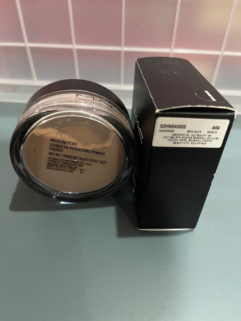 MAC studio fix perfecting powder 8g (medium plus) (Category: Makeup) located in Manila. Submitted by marylouche42170 (Listing ID 1354699916, Image 3). Description: Loose pwder .