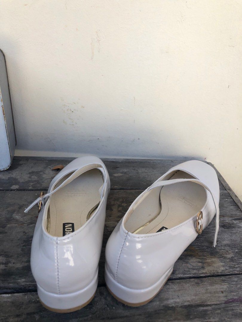 MaryJanes - white patent leather (Category: Flats & Sandals) located in Binan City. Submitted by aparadore (Listing ID 1354529469, Image 2). Description: .