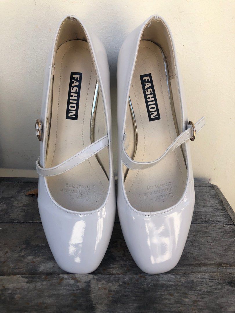 MaryJanes - white patent leather (Category: Flats & Sandals) located in Binan City. Submitted by aparadore (Listing ID 1354529469, Image 3). Description: .