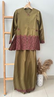 (Category: ) located in . Submitted by ainaalily (Listing ID 1354582517, Image 1). Description: .