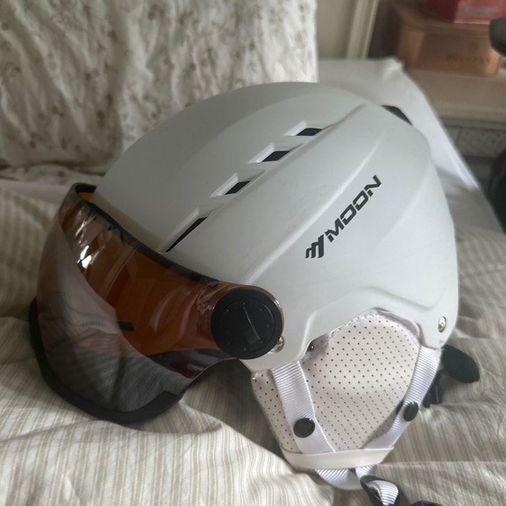 Moon Ski Helmet - Premium Safety and Comfort