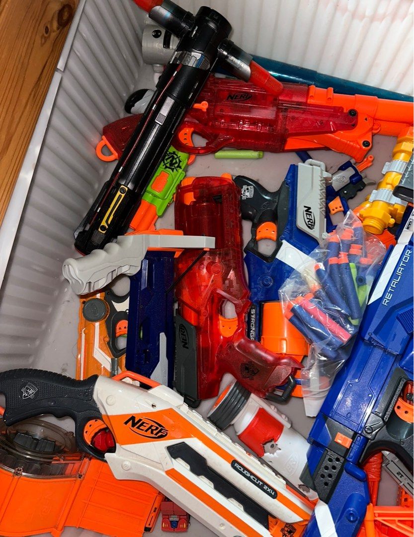Nerf (Category: Action & Battle Toys) located in Singapore. Submitted by itsnotmelizabeth (Listing ID 1354721059, Image 7). Description: Decluttering selling all together. .