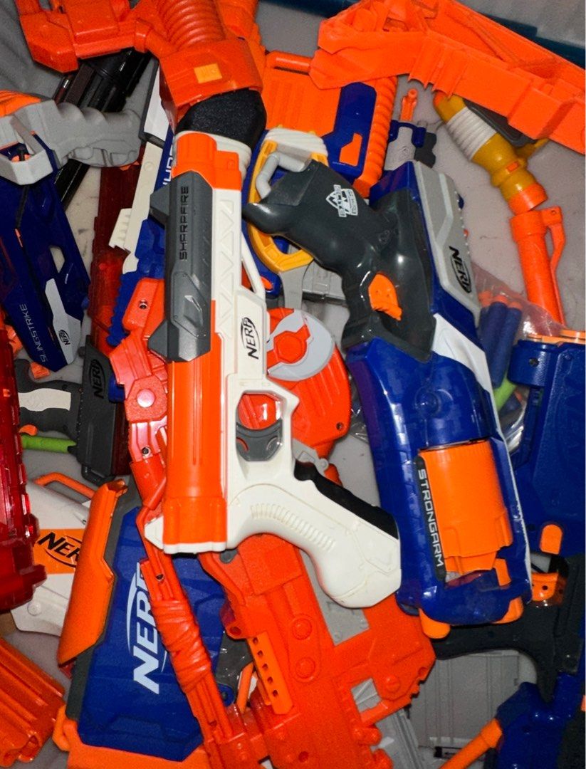 Nerf (Category: Action & Battle Toys) located in Singapore. Submitted by itsnotmelizabeth (Listing ID 1354721059, Image 3). Description: Decluttering selling all together. .
