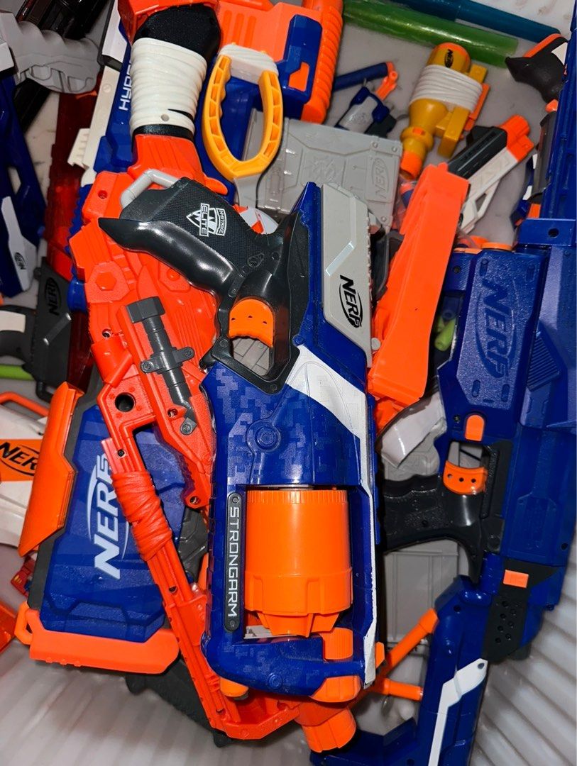 Nerf (Category: Action & Battle Toys) located in Singapore. Submitted by itsnotmelizabeth (Listing ID 1354721059, Image 4). Description: Decluttering selling all together. .