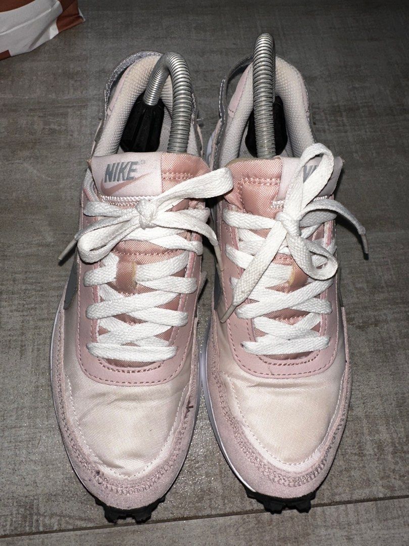 Nile waffle debut shoes (Category: Sneakers) located in Makati City. Submitted by robitusssinpapi (Listing ID 1354530769, Image 3). Description: Used 2x With box Meetups: makati or bgc.