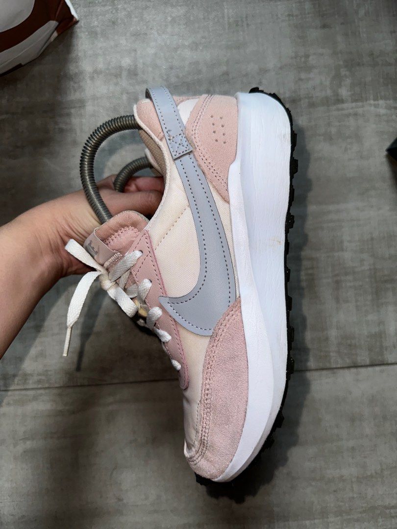 Nile waffle debut shoes (Category: Sneakers) located in Makati City. Submitted by robitusssinpapi (Listing ID 1354530769, Image 2). Description: Used 2x With box Meetups: makati or bgc.