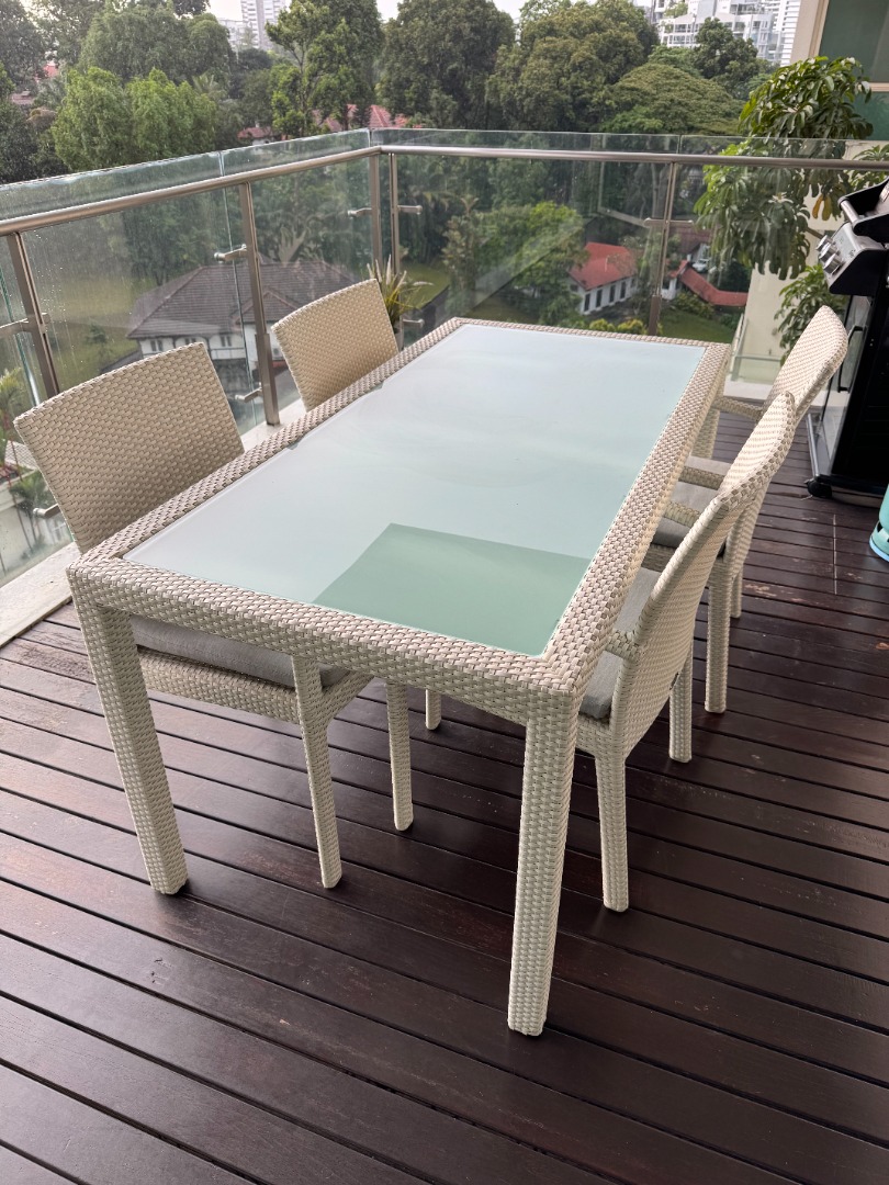 Ohmm Balcony Partu Table + 4 Chairs for Outdoor, Furniture & Home ...