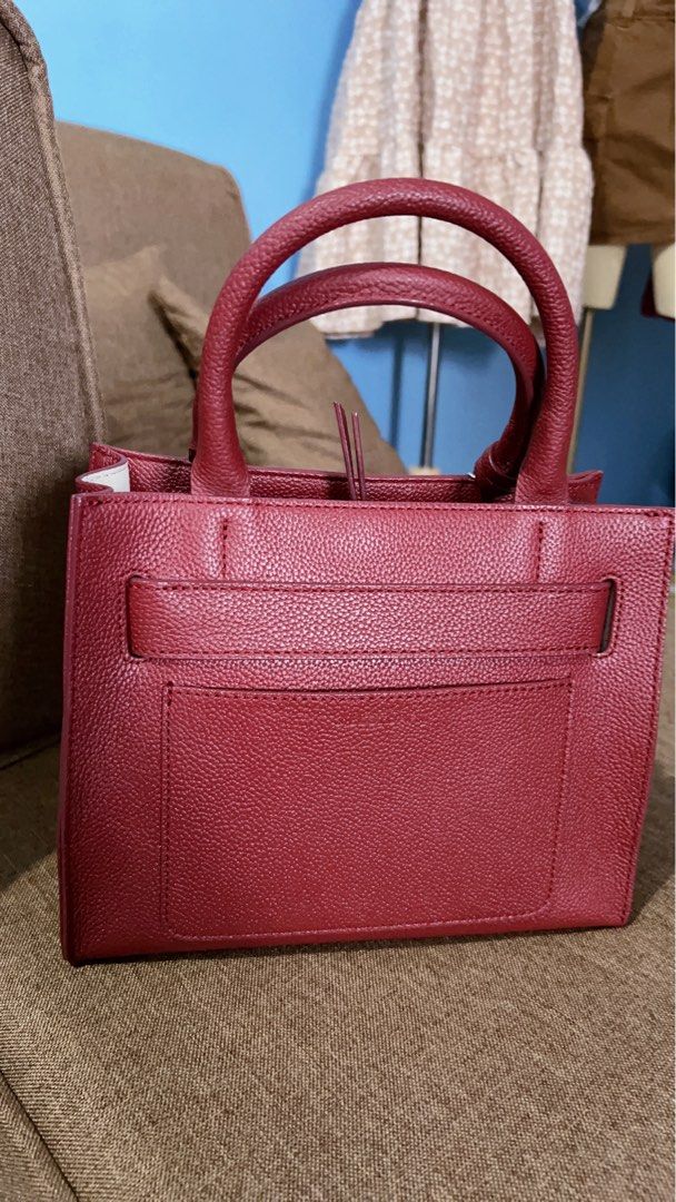 Original Jillstuart Bag (Category: Luxury Bags & Wallets) located in Batangas. Submitted by labelle_botique (Listing ID 1354528954, Image 3). Description: Brand new condition No flaw 10/10 condition Kelly inspired With sling!.