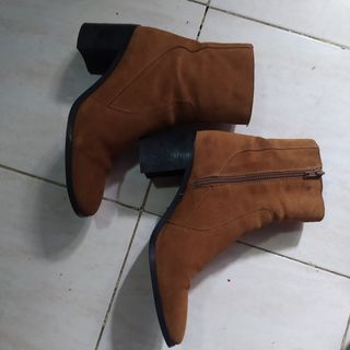 (Kategori: ) berada di . Dikirim oleh mbahwn.stuff2 (ID iklan 1354591167, Gambar 1). Deskripsi: .