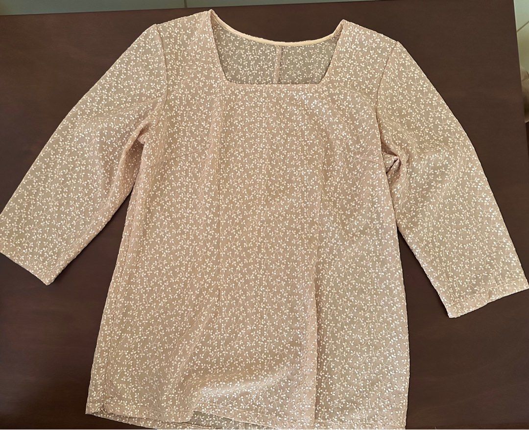 ShopFlorice Gold Embroidered Top (Category: Blouses) located in Paranaque City. Submitted by mpang_ (Listing ID 1354595018, Image 3). Description: Absolutely elegant gold embroidered long sleeved top. 💛 Flattering square neckline. The blouse can be styled tucked in (like in the pic) or worn loose like a tunic. Free size that can work up to size M. For reference, I am a size XS and top fits loose but stylish. RFS: Decluttering and I don’t go out 
