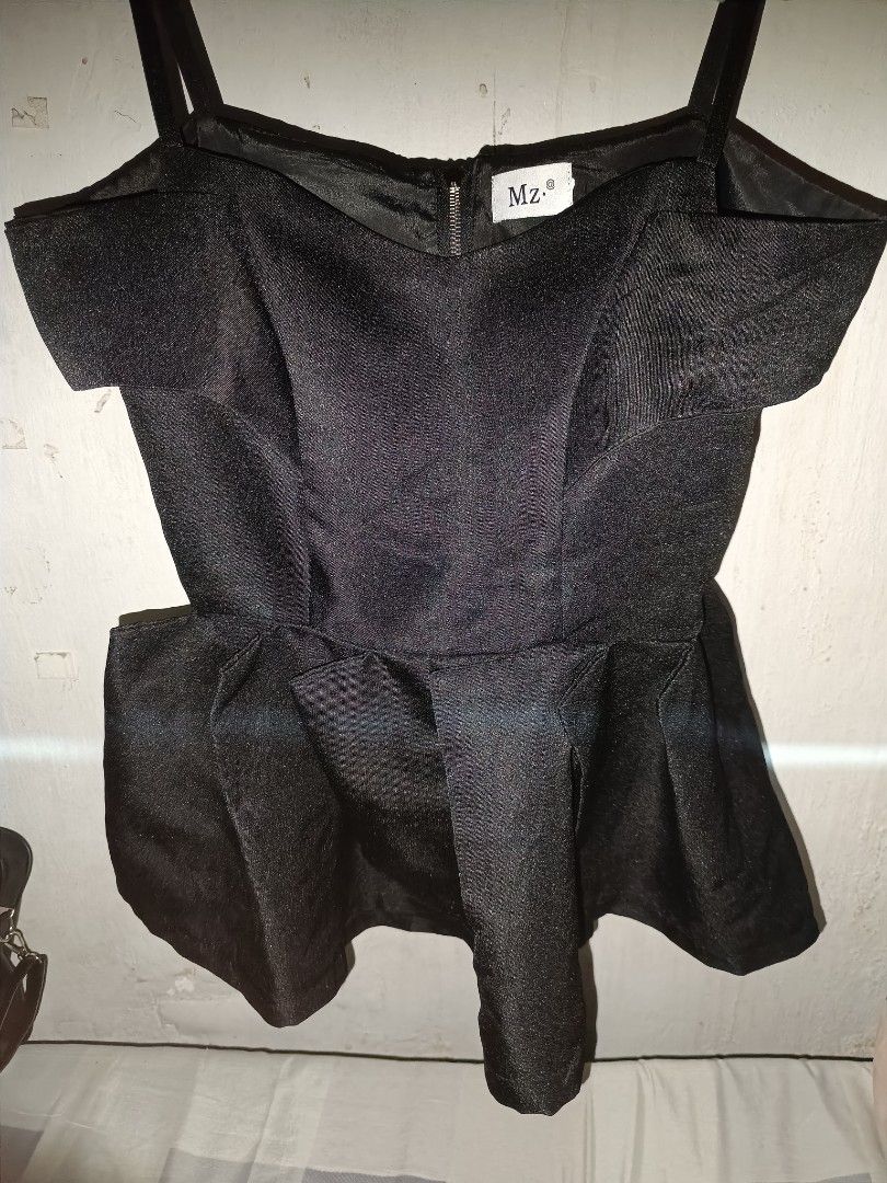 Sleeveless off shoulder tops elegant top (Category: Blouses) located in Manila. Submitted by pre_lovie_stuff02 (Listing ID 1354651223, Image 2). Description: Condition: Like new, never been used but binili ko lang din as preloved.