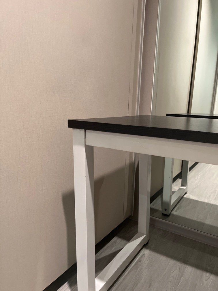 Study Table (Category: Tables & Sets) located in Singapore. Submitted by iloveicedlemontea123 (Listing ID 1354593816, Image 2). Description: .