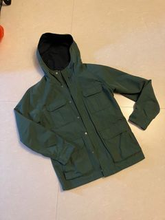 Uniqlo 墨綠色防風外套 Winter Jacket64246338924161110