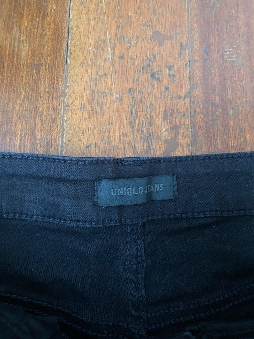 Uniqlo Black UltraStretch Jeans (Category: Jeans) located in Quezon City. Submitted by jdiv_ (Listing ID 1354712507, Image 2). Description: Uniqlo UltraStretch Jeans Black Slim/skinny fit 30 Waist 37.5 Length Buyer shoulders shipping .
