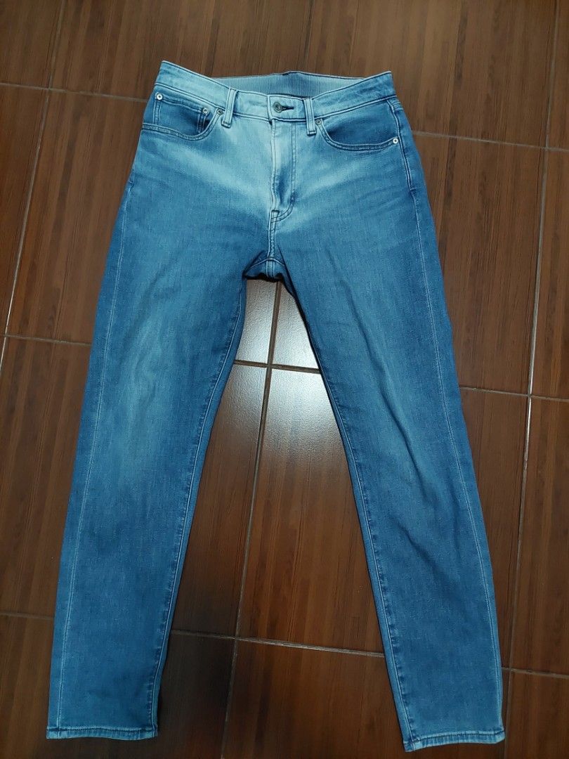 UNIQLO Straight Cut Jeans (Category: Jeans) located in Kawit. Submitted by cansitcanton (Listing ID 1354626648, Image 2). Description: Uniqlo Straight Cut Jeans Size: Small Waist 68-76cm No Issues In good condition Like New.