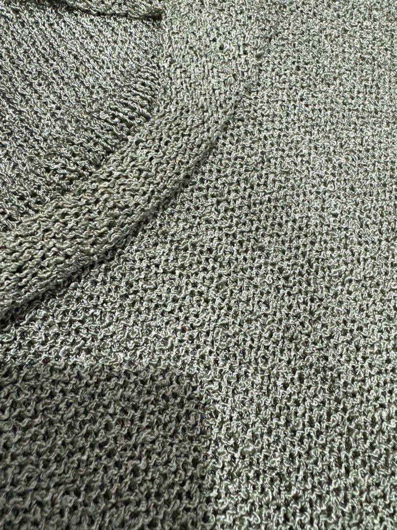 YOUNG KNITS green ombre longsleeve (Category: Coats, Jackets and Outerwear) located in Manila. Submitted by violoot (Listing ID 1354714122, Image 3). Description: XS-M best fits S.