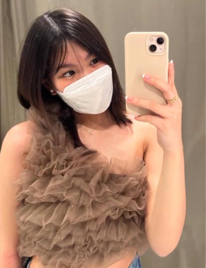 Zara Ruffle Top - New with tag (Category: Sleeveless) located in Manila. Submitted by solijustuff (Listing ID 1354709053, Image 1). Description: Original price 3,000. Tag is still with the top. Bought but never used. Dm for more details. .