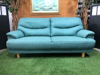 😍 SUPER COMFY!!! NITORI YATA YAN!!! 😍
NITORI 3-seater Modern Sofa
Bulky & Super Comfy, NO ISSUES!!!, CLEAN
Price : 13500

69L x 34W x 16H seat height inches 
Sandalan height 33 inches 
In VERY good condition