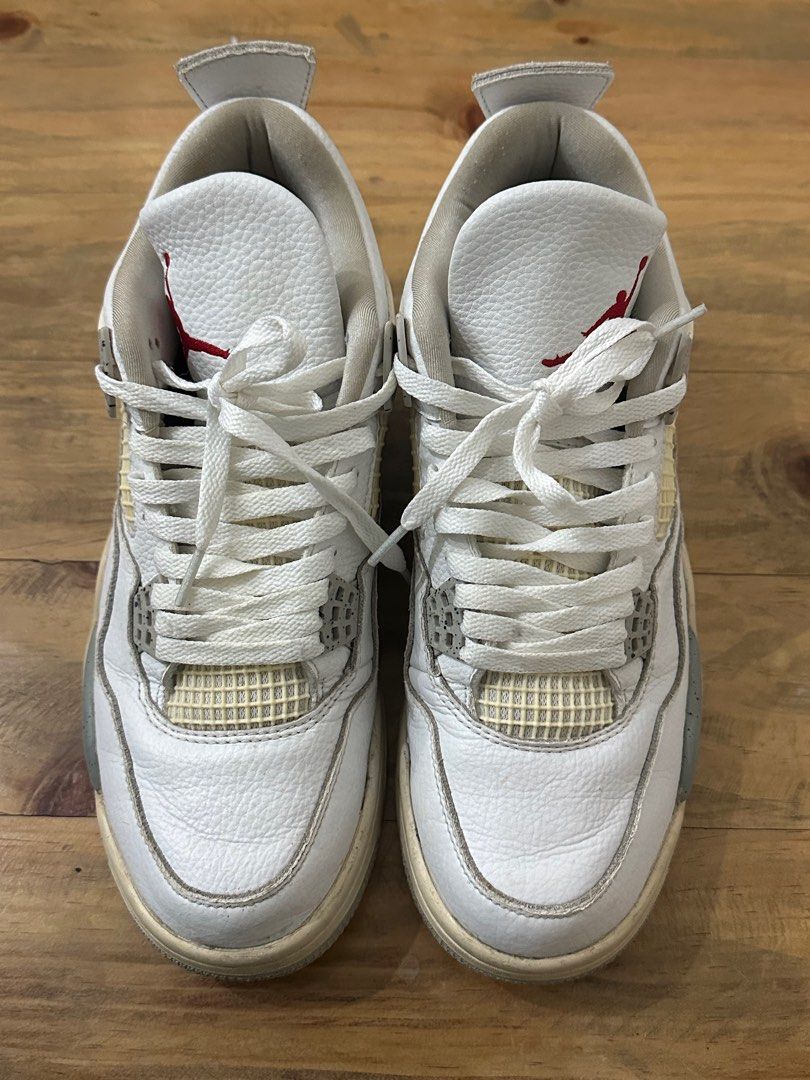 AIR JORDAN 4 OREO (Category: Sneakers) located in Manila. Submitted by declutterzz06 (Listing ID 1354838156, Image 2). Description: J4 OREO SIZE US 9.5 CONSIDERED GOOD CONDI NO INSOLES NEEDS REPAINT SLIGHT NEGO Rfs: Need funds Delivery: Lbc or Lalamove (Around mnl).